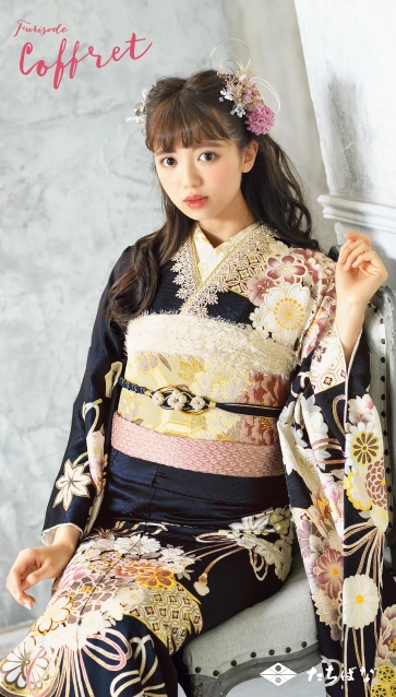 阿部ここは × Coffret”の振袖-紺｜成人記念の新作振袖ご紹介