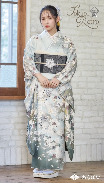 矢作萌夏ちゃん”着用の振袖-水色｜成人記念の新作振袖ご紹介