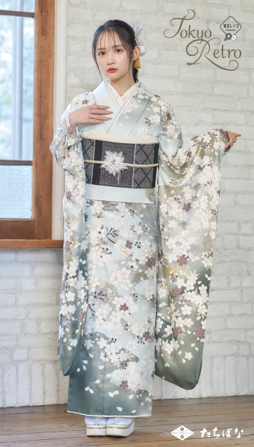 矢作萌夏ちゃん”着用の振袖-水色｜成人記念の新作振袖ご紹介