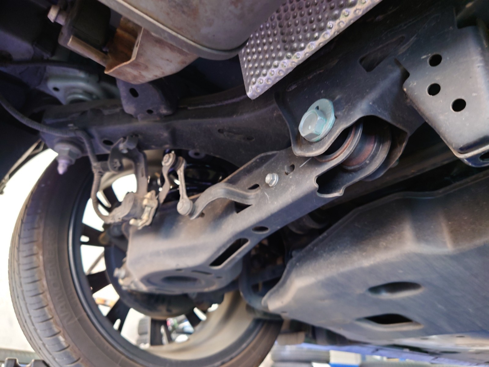 50プリウス アライメント！｜タイヤ市場水戸笠原店｜タイヤ