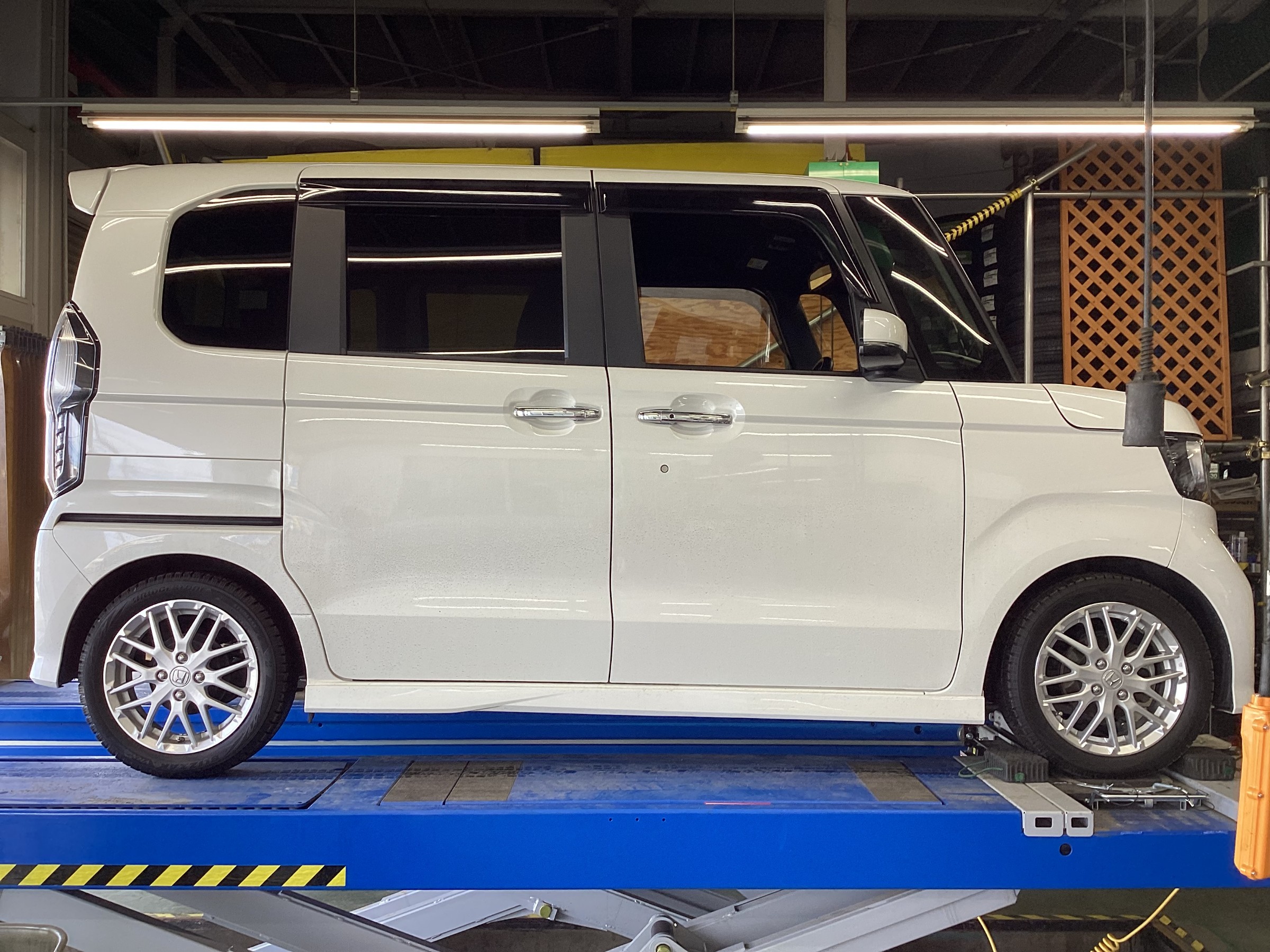 N-BOXカスタム JF4 RSR Ti2000 ダウンサス取り付け | 店舗おススメ情報