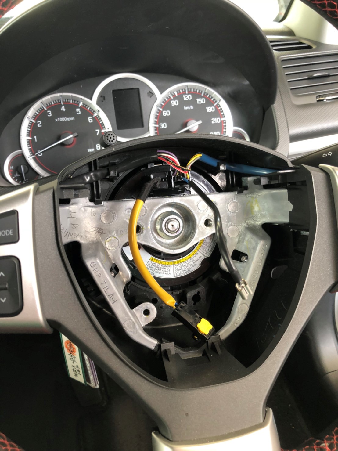 スイフトスポーツ ハンドル交換 MOMO ベローチェ | 店舗おススメ