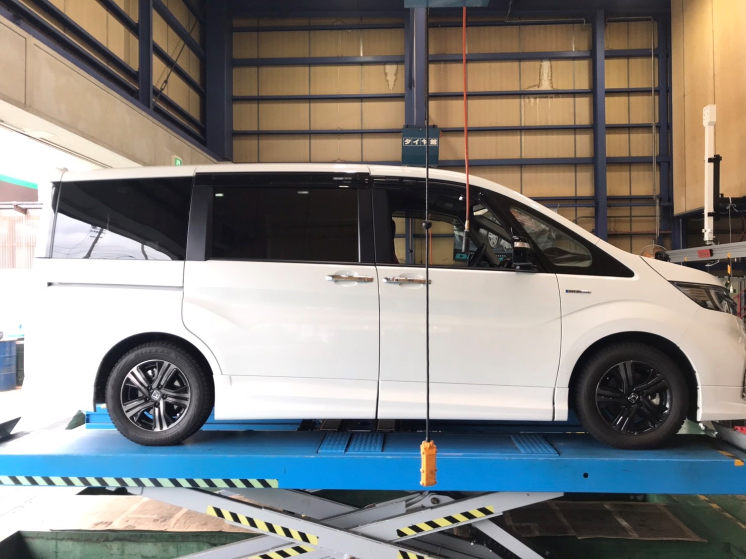 ステップワゴン】 無限アルミホイール取り付け | 店舗おススメ情報