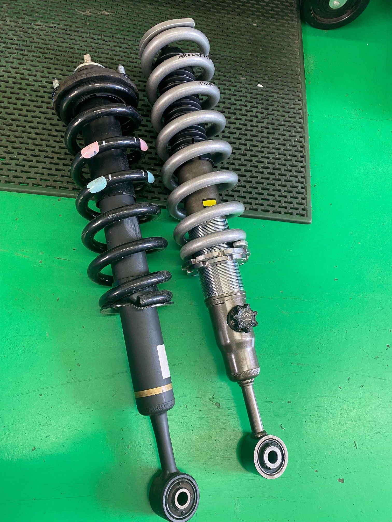 トヨタ ハイラックス（GUN125） リフトアップ＆アルミホイール交換