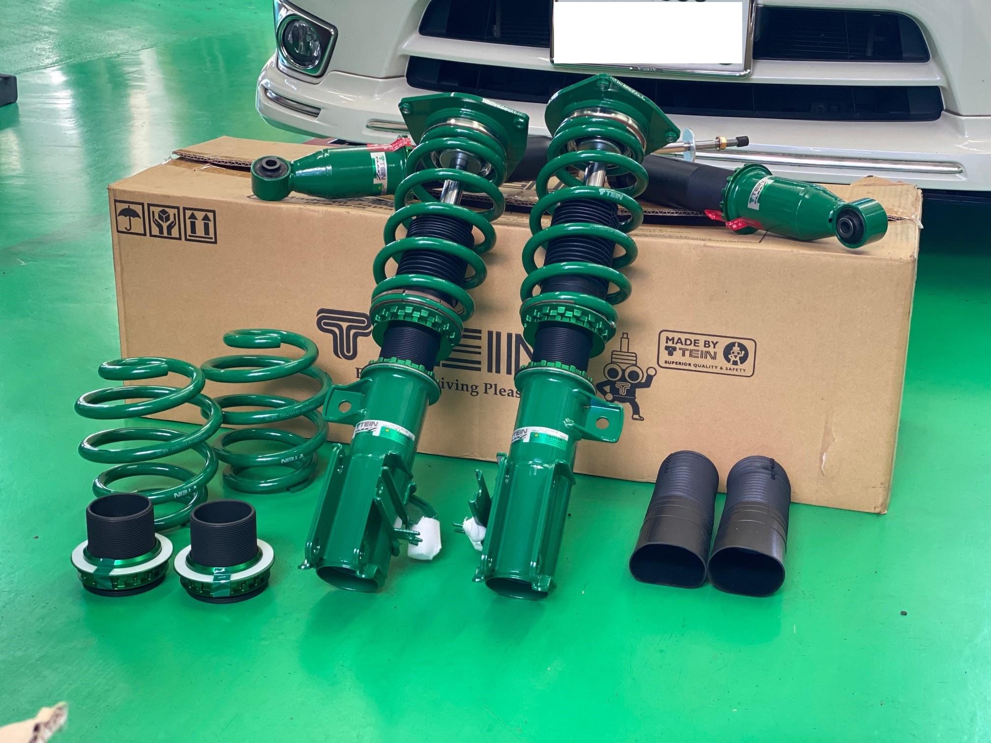 日産セレナ（C26） TEIN FLEXZ 車高調取付 | 店舗おススメ情報