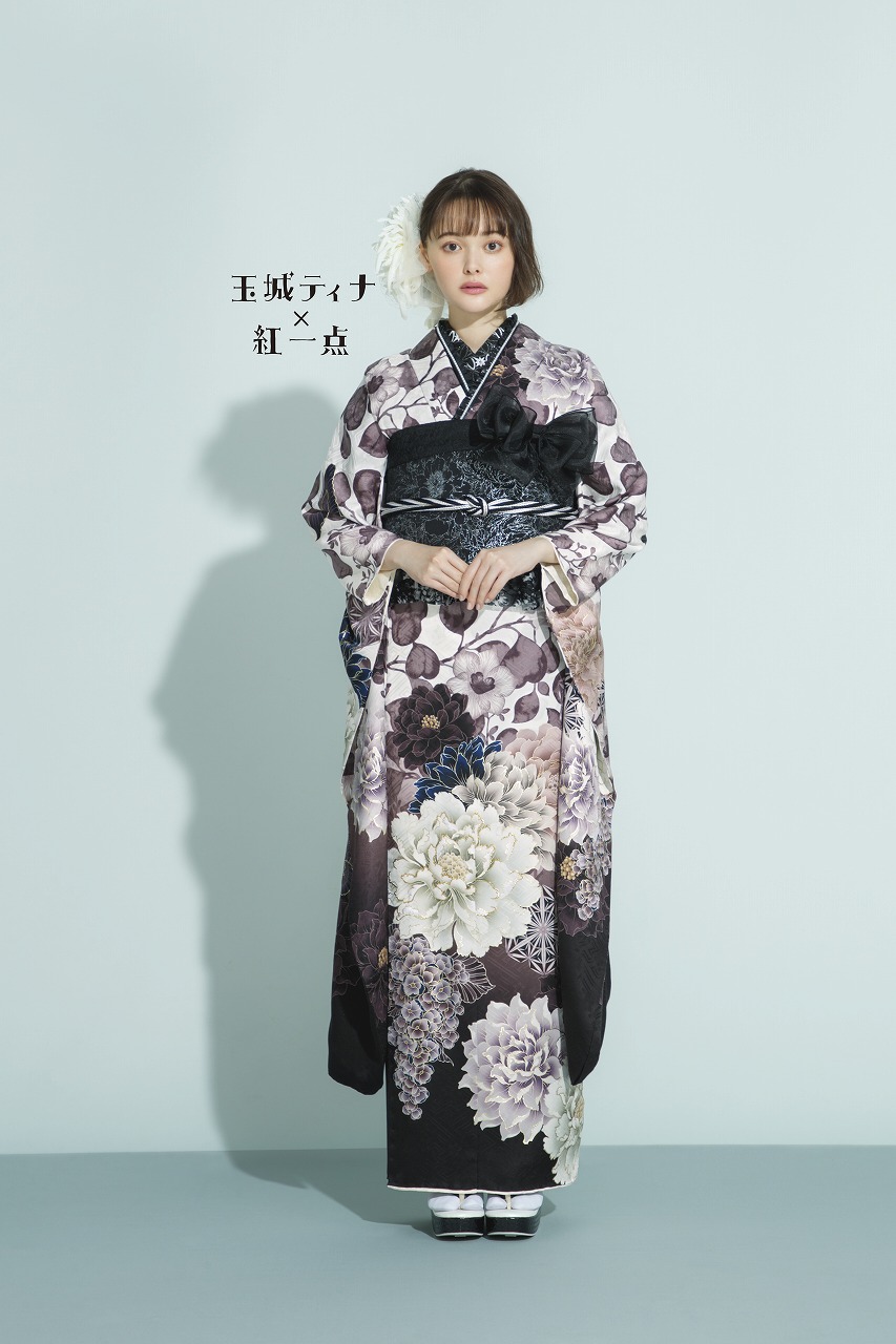 玉城ティナ×紅一点ブランド振袖 ブラウン/茶色 牡丹柄/藤の花 大人っ