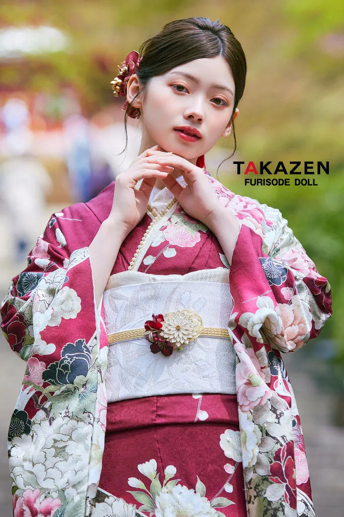 正統派古典 赤/黒 絞り風/毬柄 人気 はんなり 可愛い 高級振袖 金駒繍