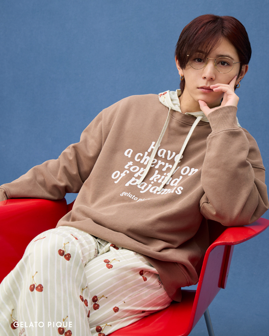 山田涼介、大人の遊び心を感じさせる柄やスタイリングで魅せる