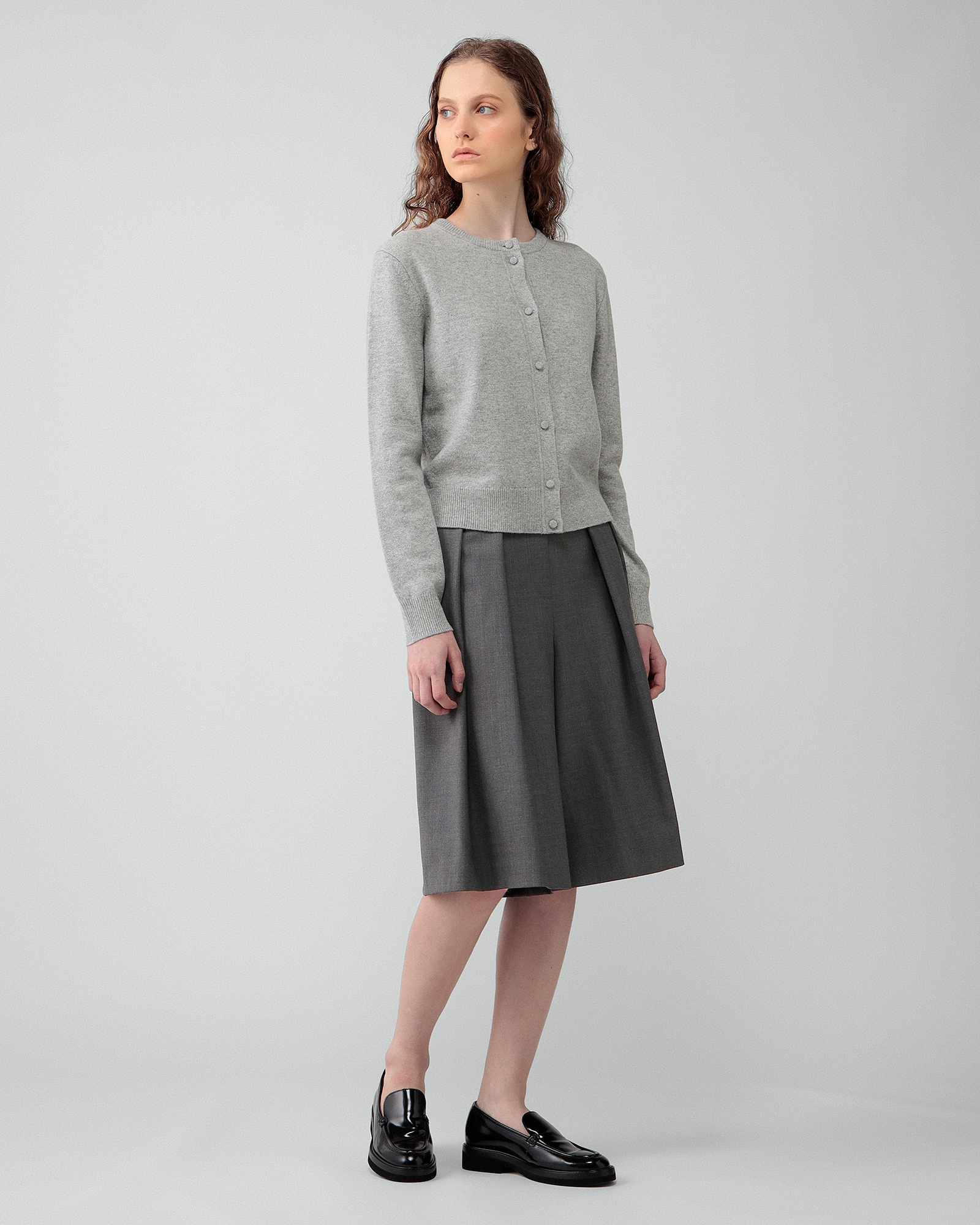 2025年 今季 セオリーリュクス Fabius Stormi Cardigan Fabius Stormi