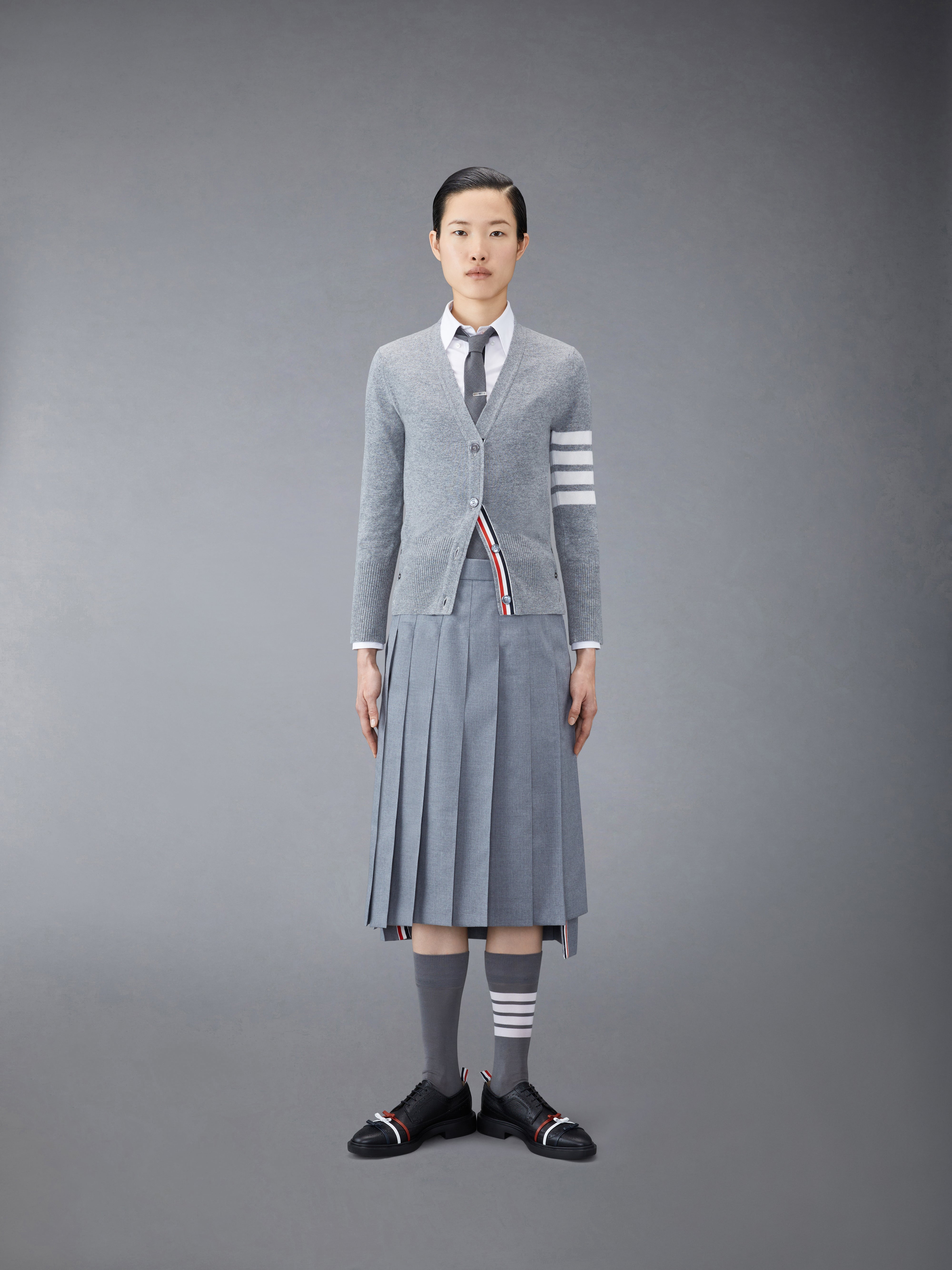 クラシック カシミヤ 4BAR Vネック カーディガン | Thom Browne