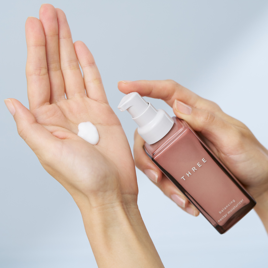 THREE バランシングネクター モイスチャライザー | 乳液 | THREE
