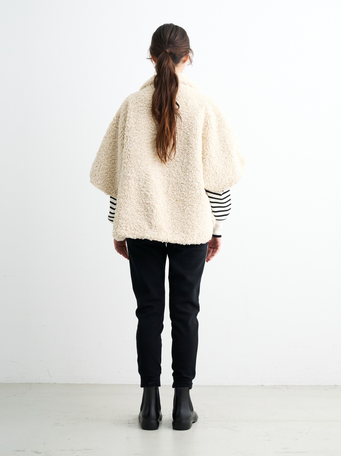 Millie】Poodle boa poncho｜スリードッツ オフィシャルオンラインショップ