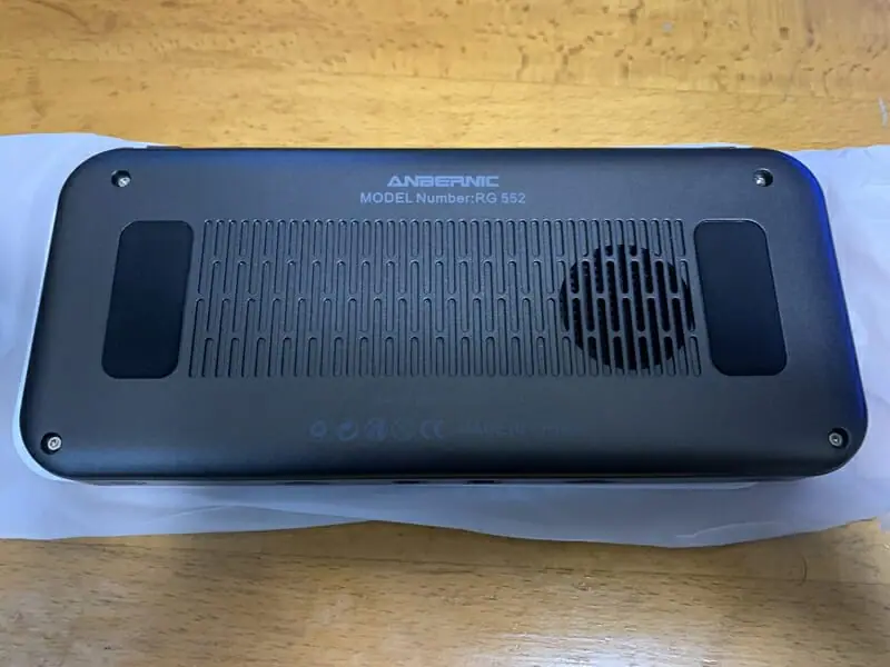 ANBERNIC RG552』レビュー | Android搭載の高性能携帯ゲーム機