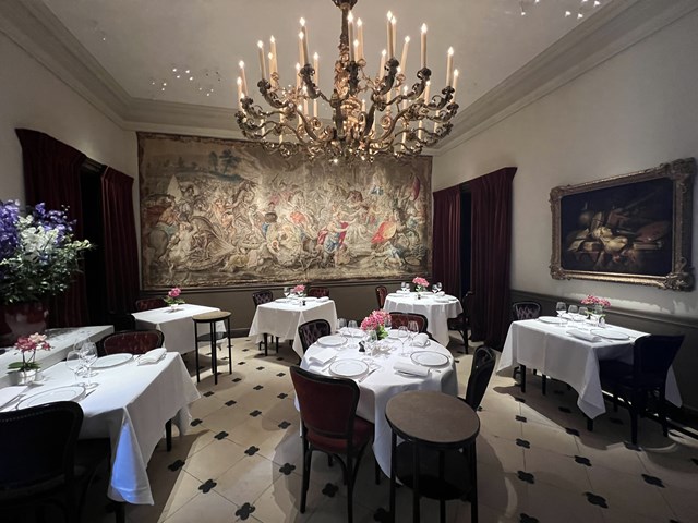 Restaurant L'AMBROISIE (レストラン・ランブロワジー)│フランス校