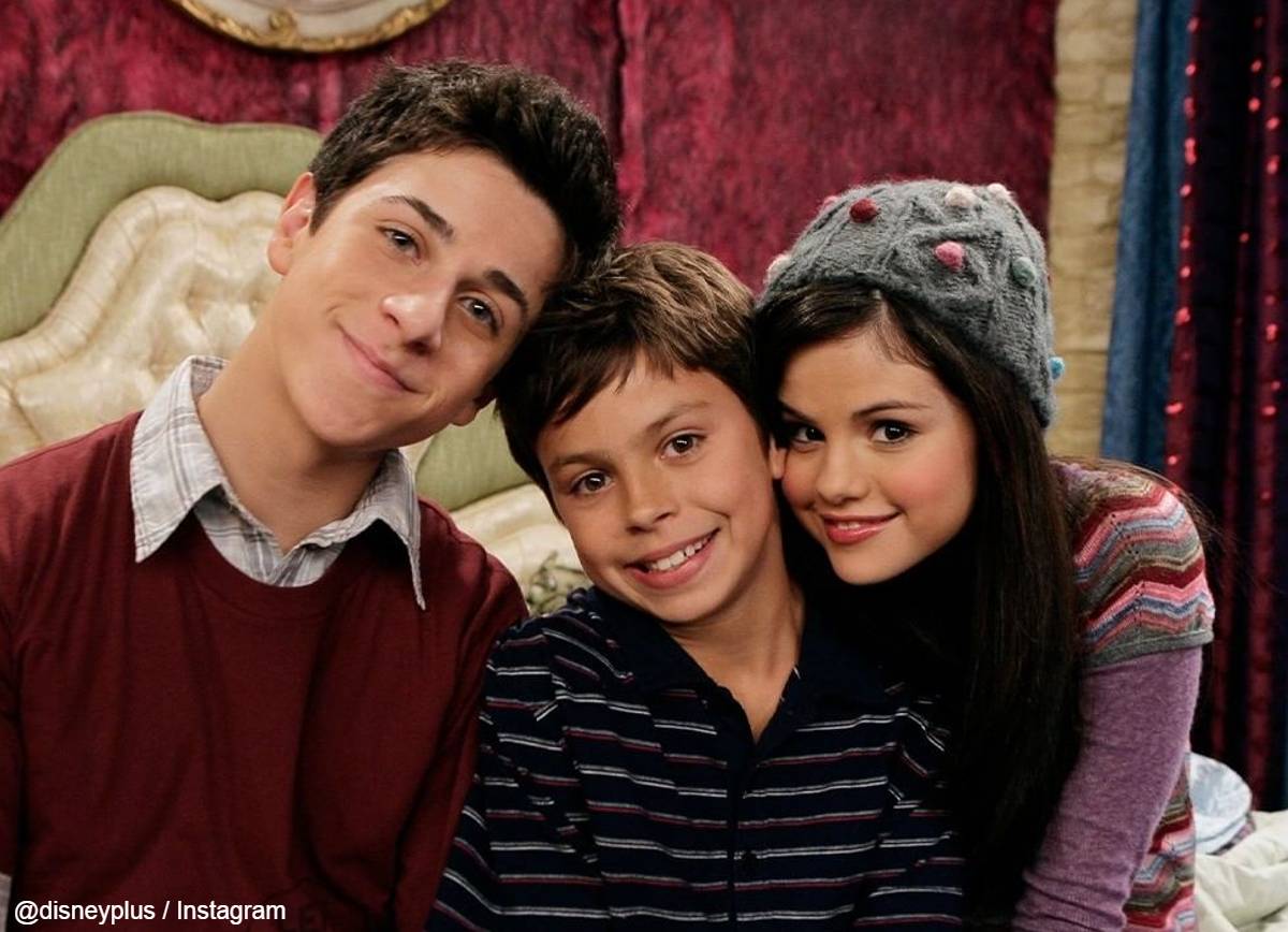 セレーナ・ゴメス主演「ウェイバリー通りのウィザードたち」初回放送