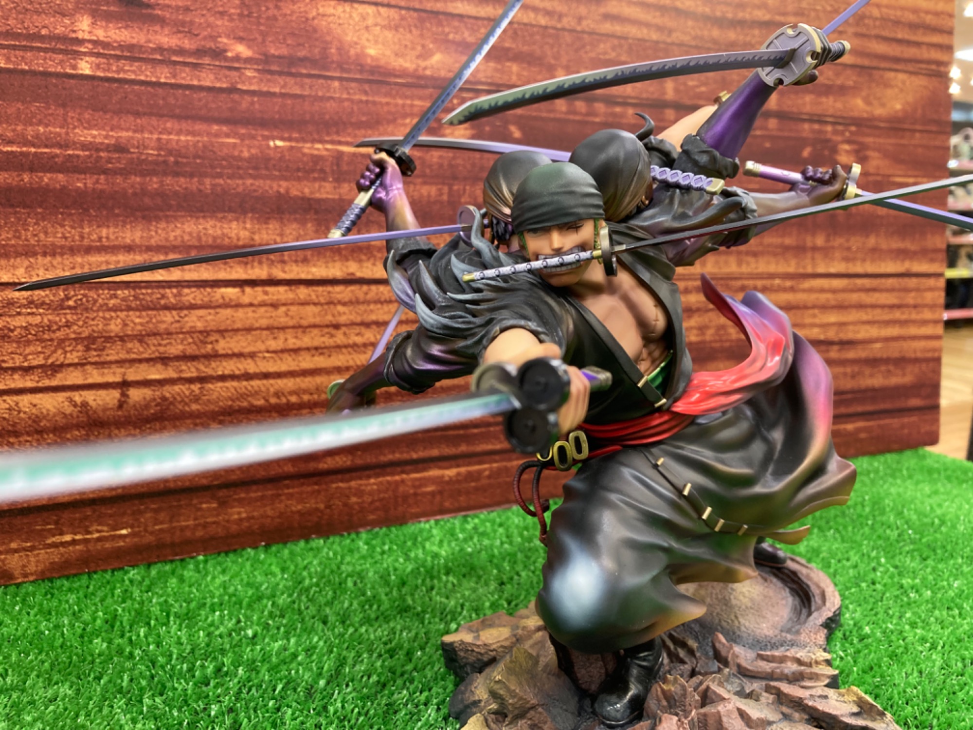 ワンピース】ロロノア・ゾロ/Ver鬼気 九刀流“阿修羅” のフィギュアが