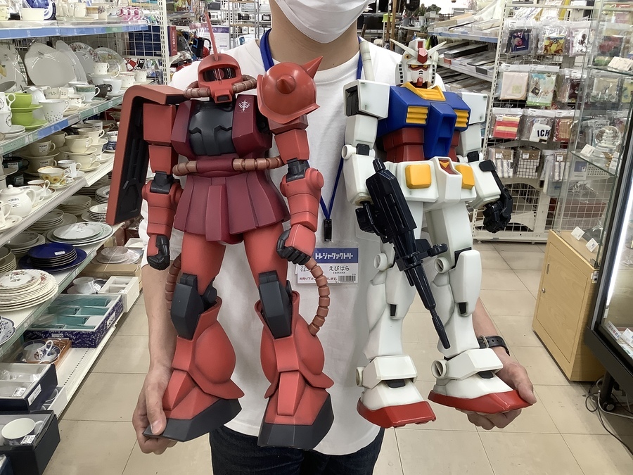 ビッグサイズ！ジャンボグレードガンダムとシャア専用ザクが買取入荷
