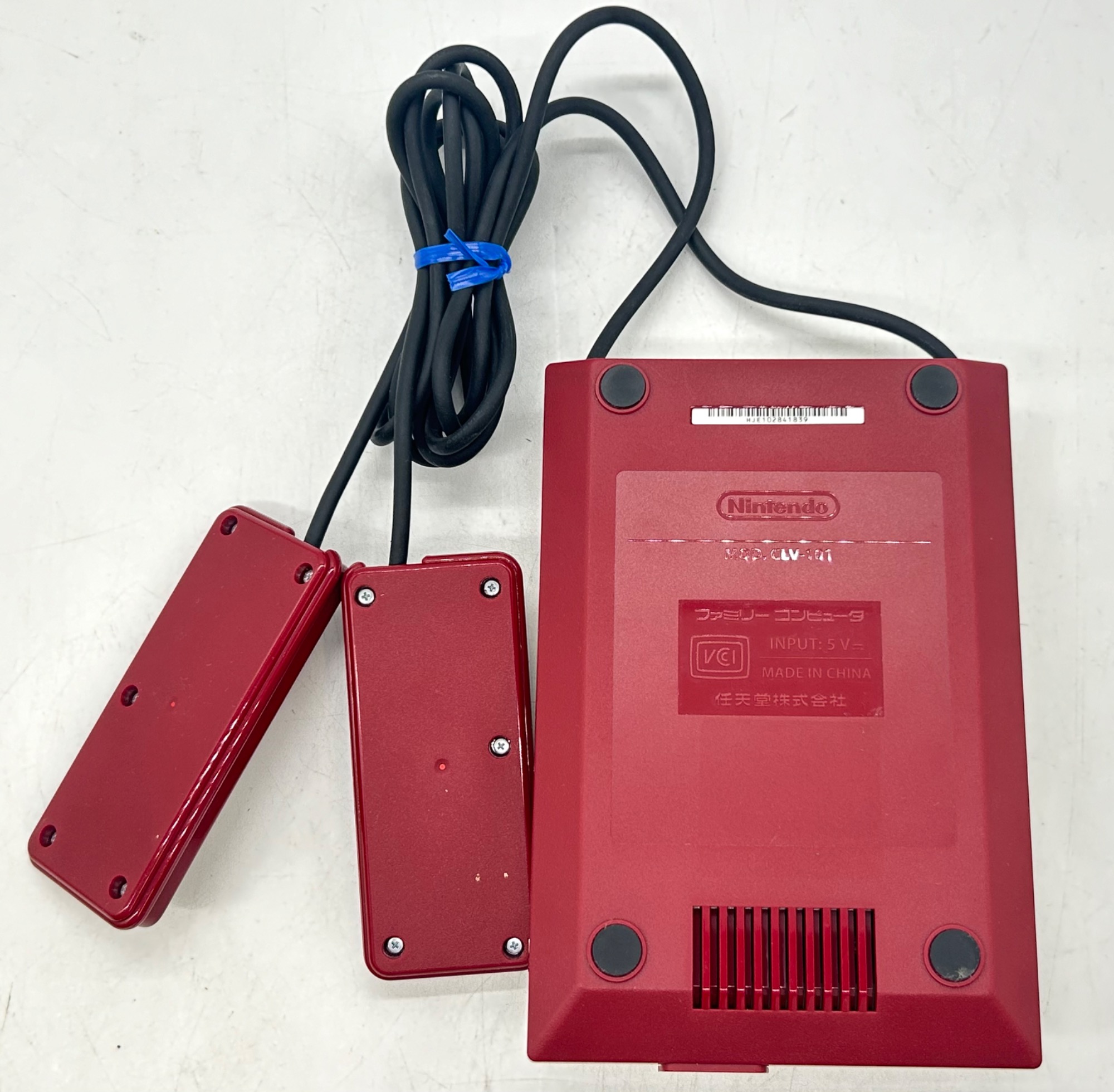 懐かしのレトロゲーム機】ファミコン クラシックミニのご紹介です