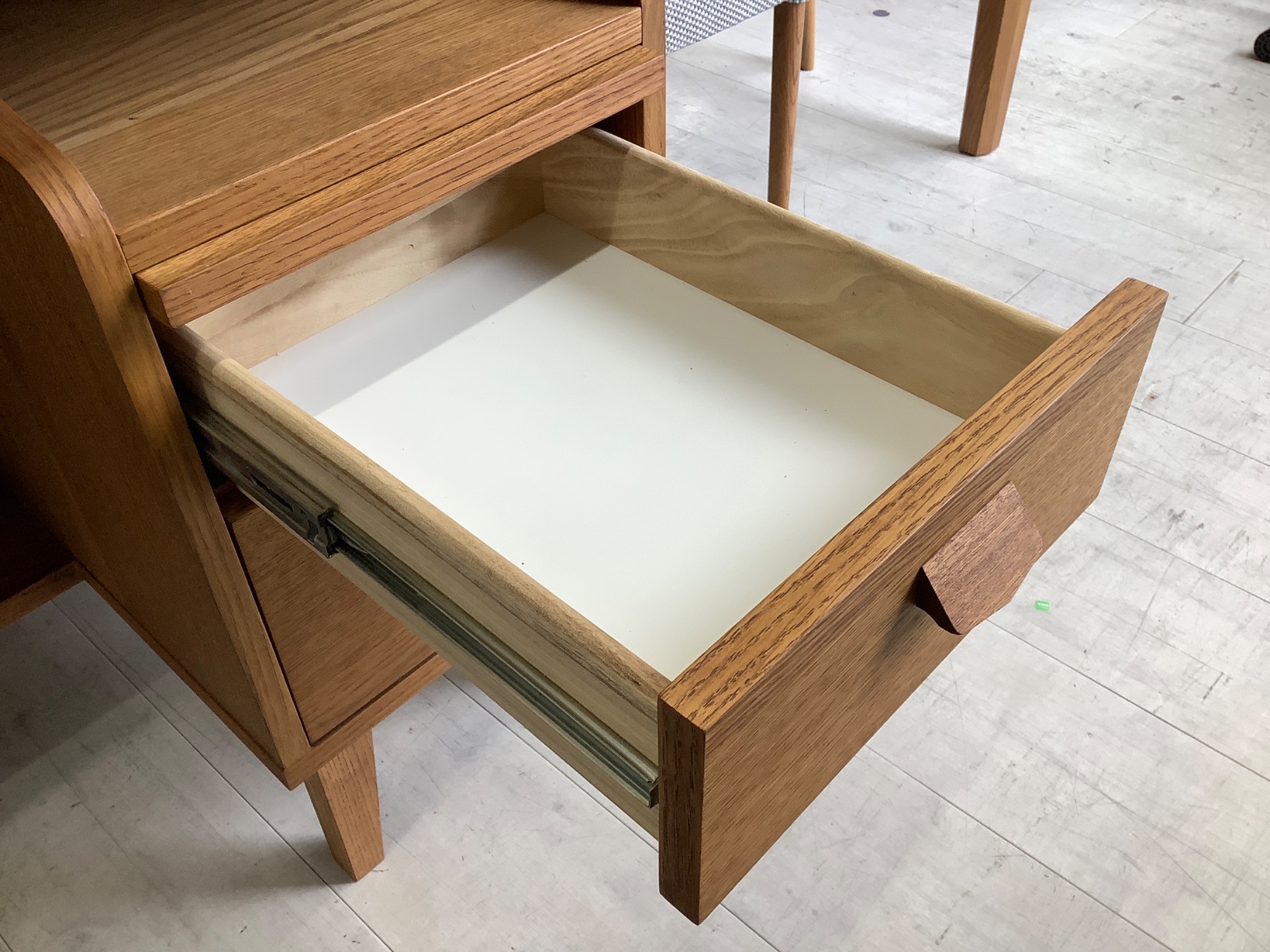 unico(ウニコ) 勉強机やパソコンデスクに使えるコンパクトデスク入荷