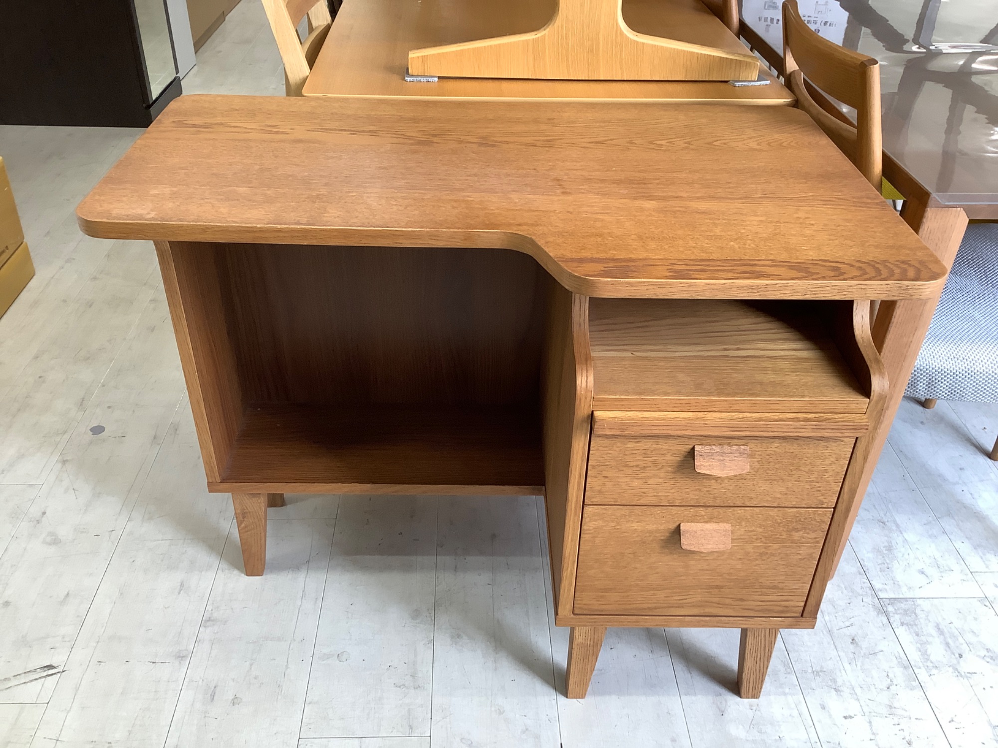 unico(ウニコ) 勉強机やパソコンデスクに使えるコンパクトデスク入荷