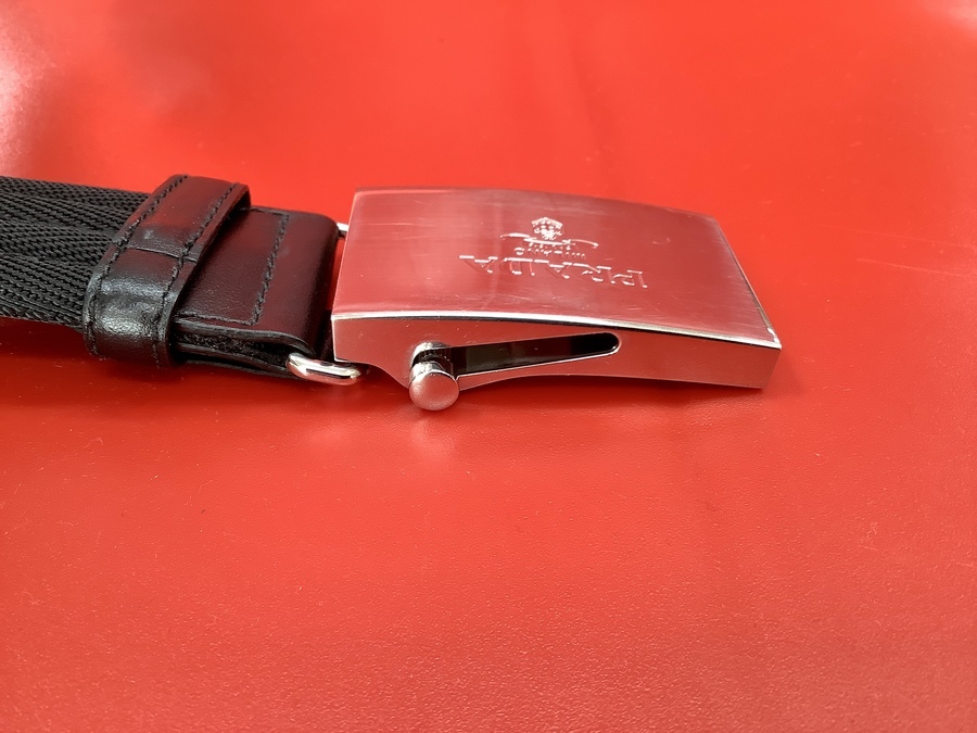 スマホで購入】PRADA(プラダ)のロゴガチャベルトが入荷しました
