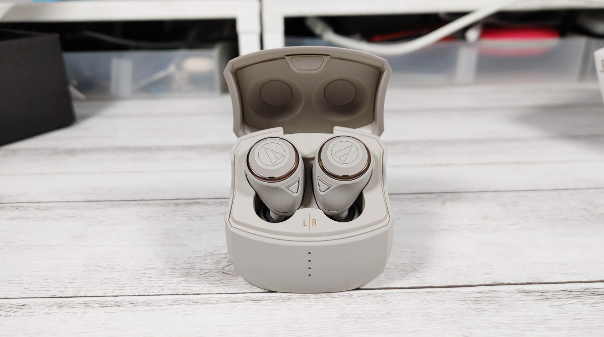 audio-technicaのワイヤレスイヤホン『ATH-CKS50TW』を開封して