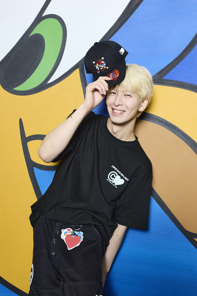 LOVE HAS NO LIMITチャリティグッズ第三弾 SNS世代が注目する覆面現代