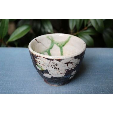 岐阜県土岐市の中垣連次さんの鼠志野ぶどう絵太湯呑 うつわ家膳｜人気