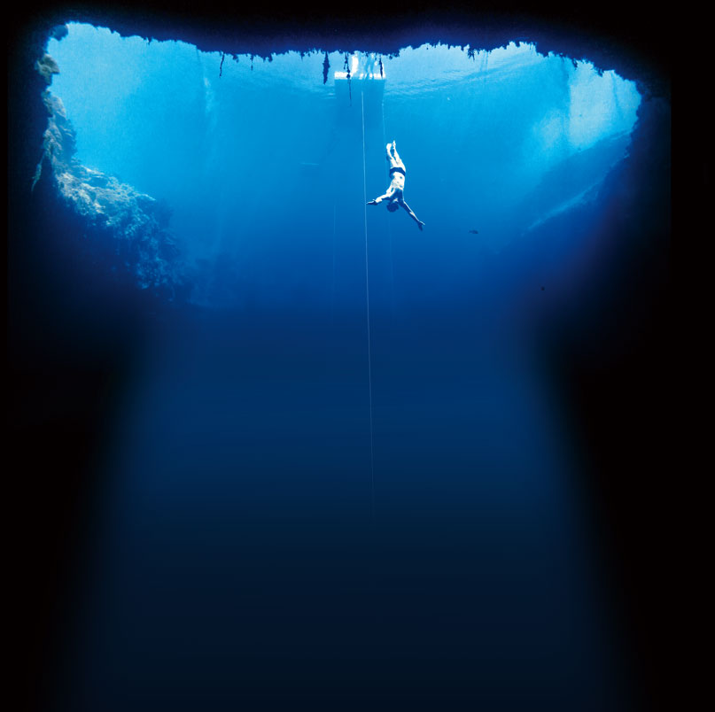 映画『ドルフィン・マン～ジャック・マイヨール、蒼く深い海へ』公式サイト