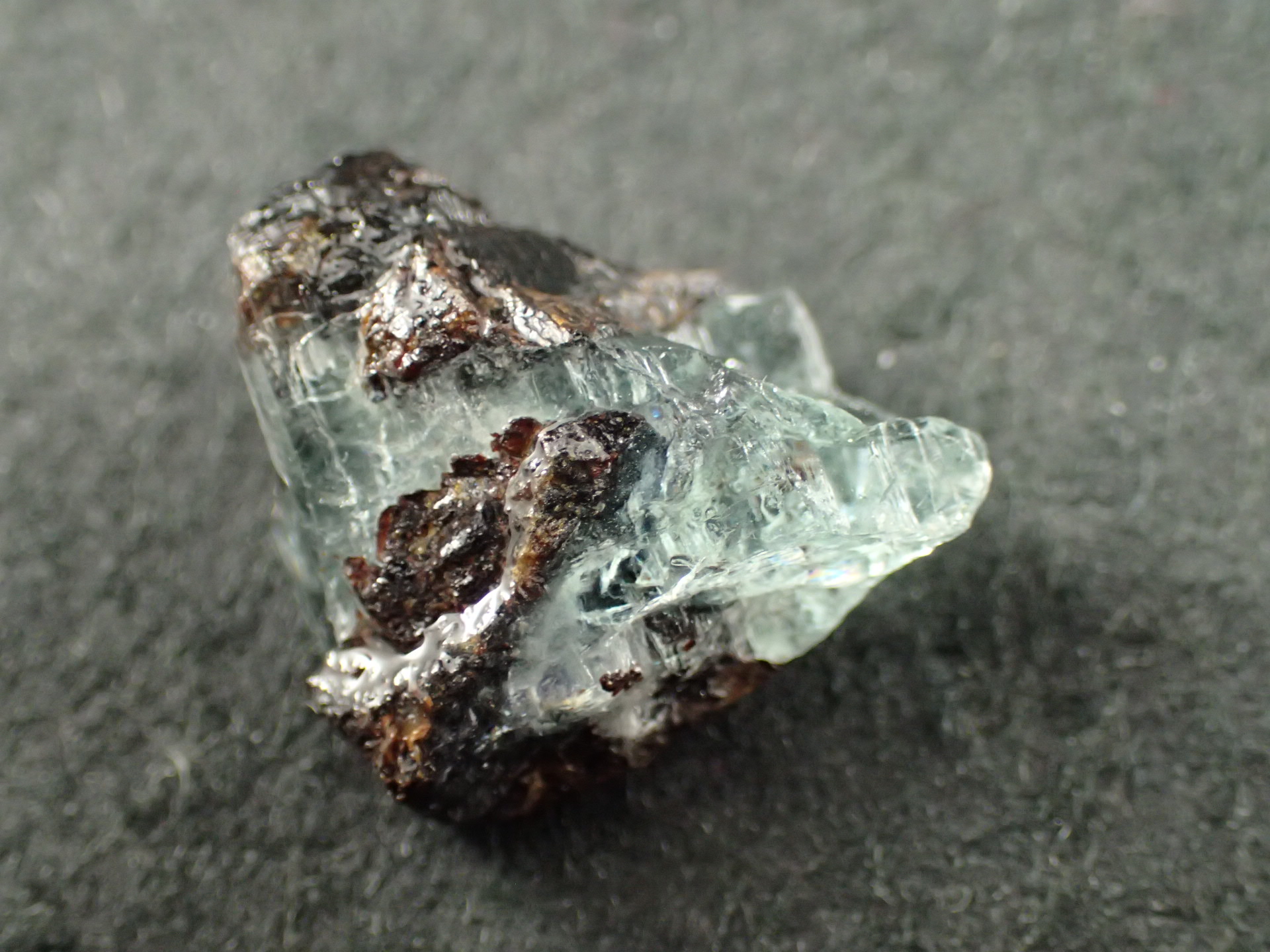 フォスフォフィライト ｜石の販売専門店【vec stone club】