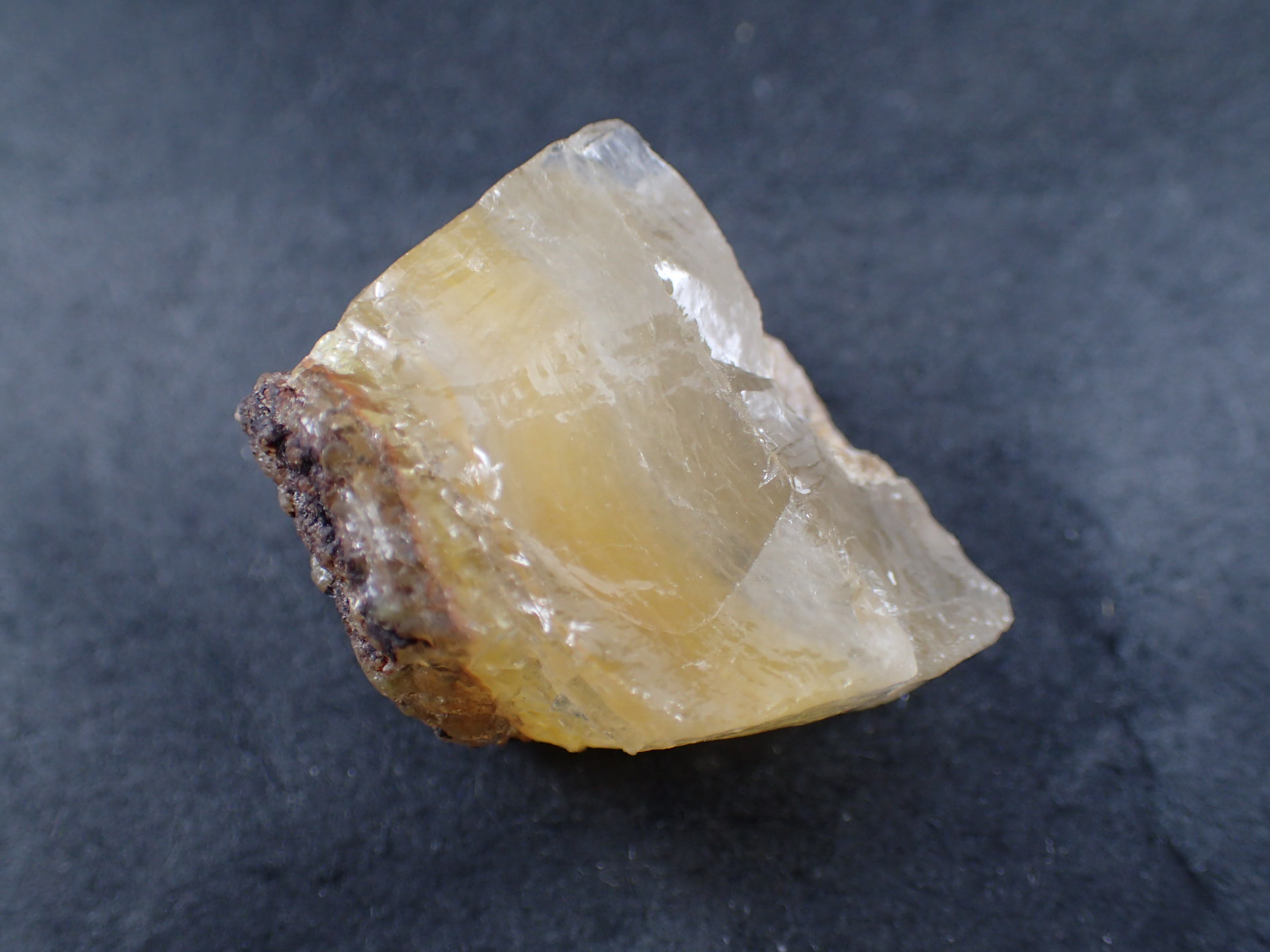 最高品質蛍光オパール 北海道然別湖西方産 ｜石の販売専門店【vec