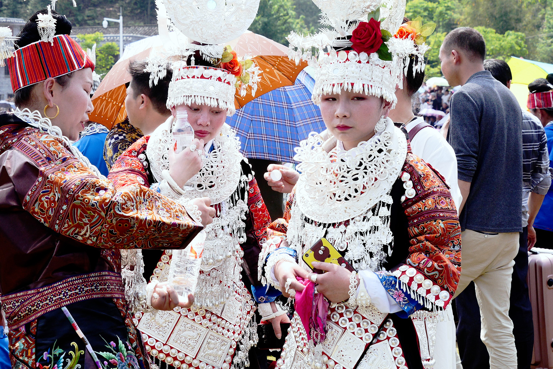 中国少数民族〈ミャオ族〉からみる伝統継承と経済発展と民族問題