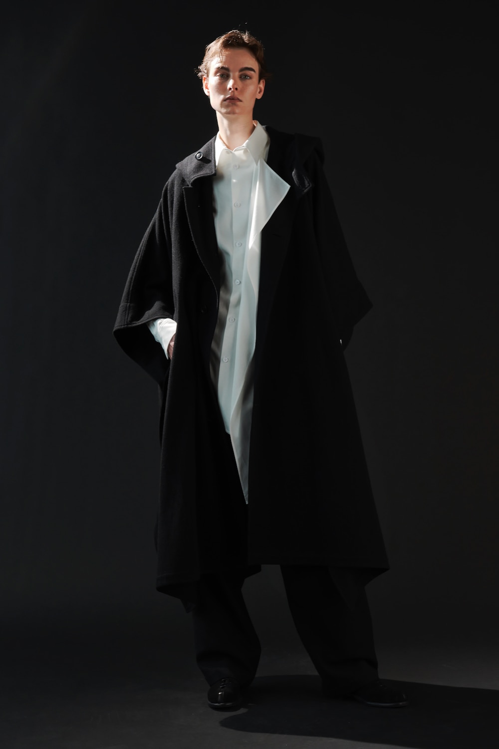 AUTUMN / WINTER 2023-24 | Yohji Yamamoto (ヨウジヤマモト) Official