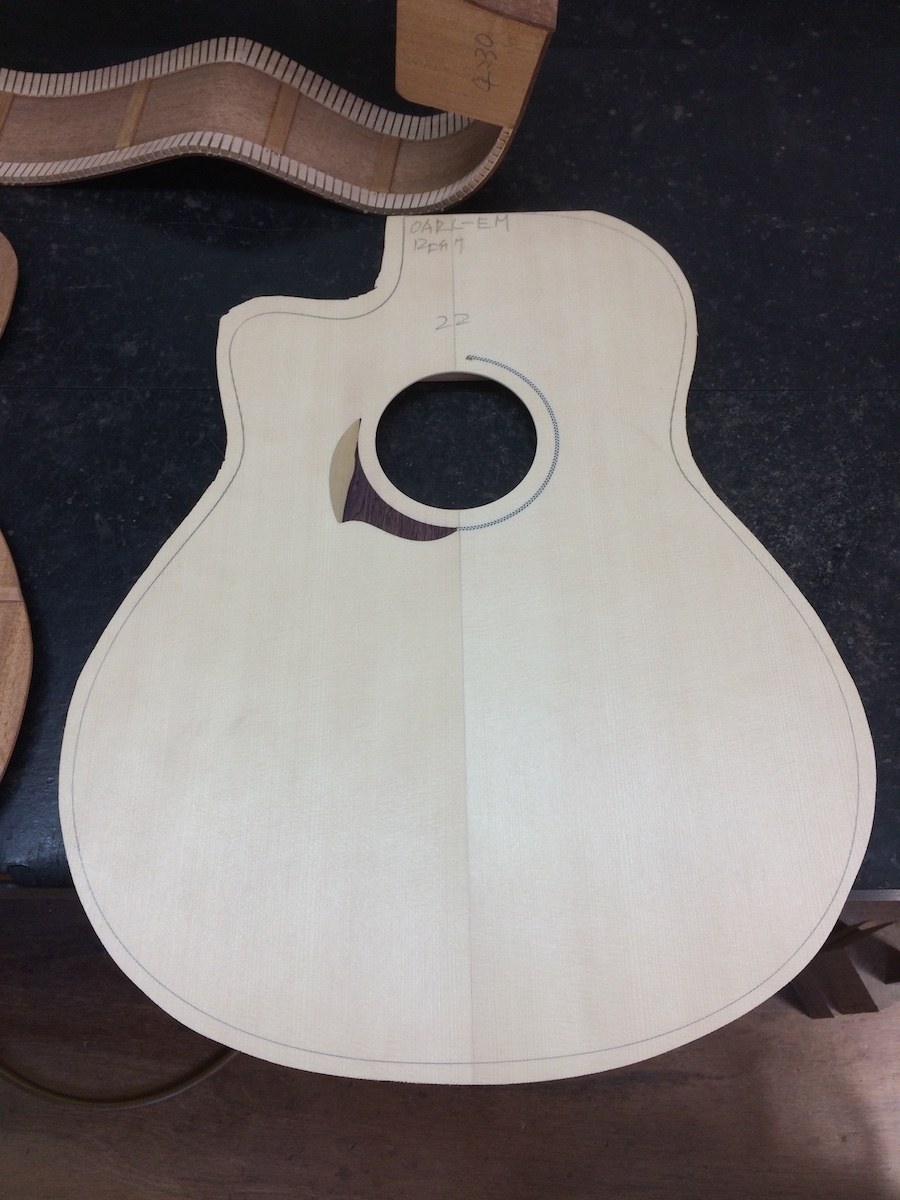 ボディトップ材 - Yokoyama Guitars Official Website