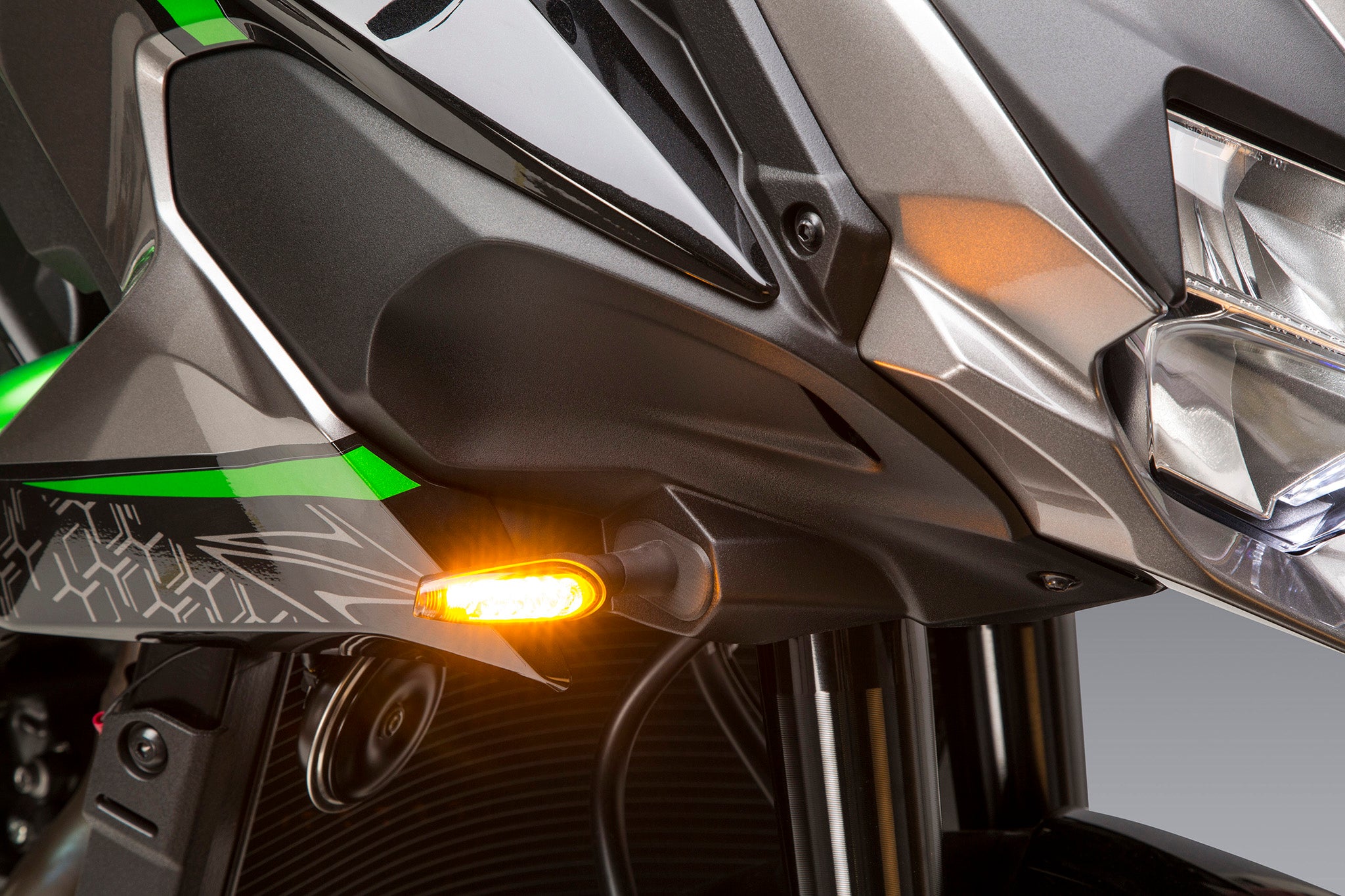 YOSHIMURA KAWASAKI ZH2 20-23 Front Turn Signal Mount Plates