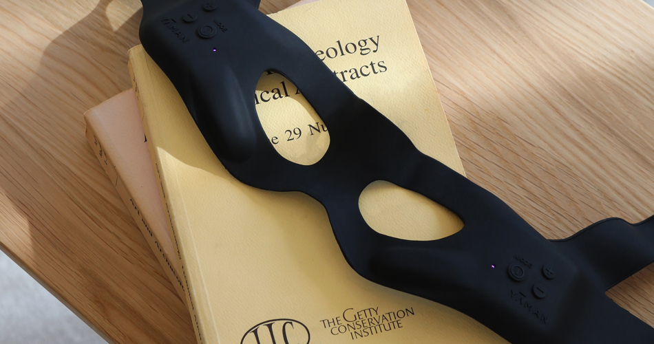 目もと専用3DウェアラブルEMS美顔器『メディリフト アイ』｜MediLift