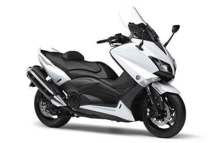 スマートキーも採用した2015年モデルの「TMAX530シリーズ」 - ヤマハ