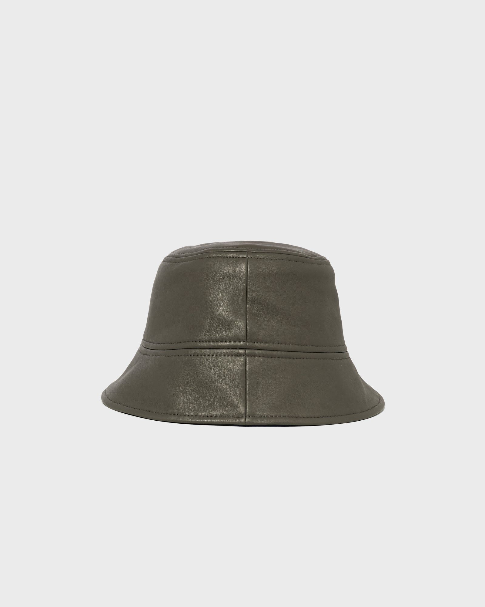 イヴサロモンレザーバケットハット