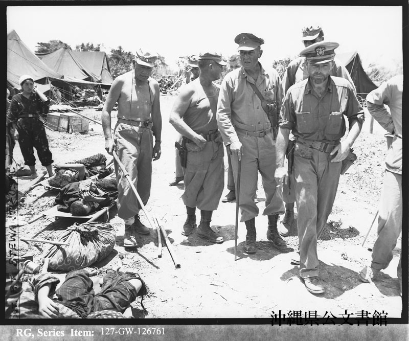 海軍兵のアルバム1冊 生写真 約100枚貼り込み 戦争 軍人 軍隊 風俗