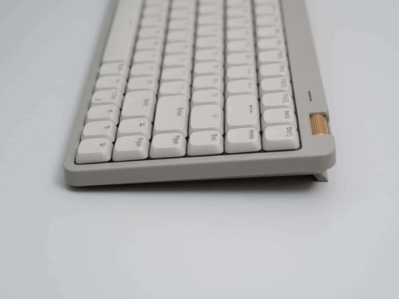 Lofree Flow Lite 84 レビュー：名作ロープロキーボードFlowの後継機