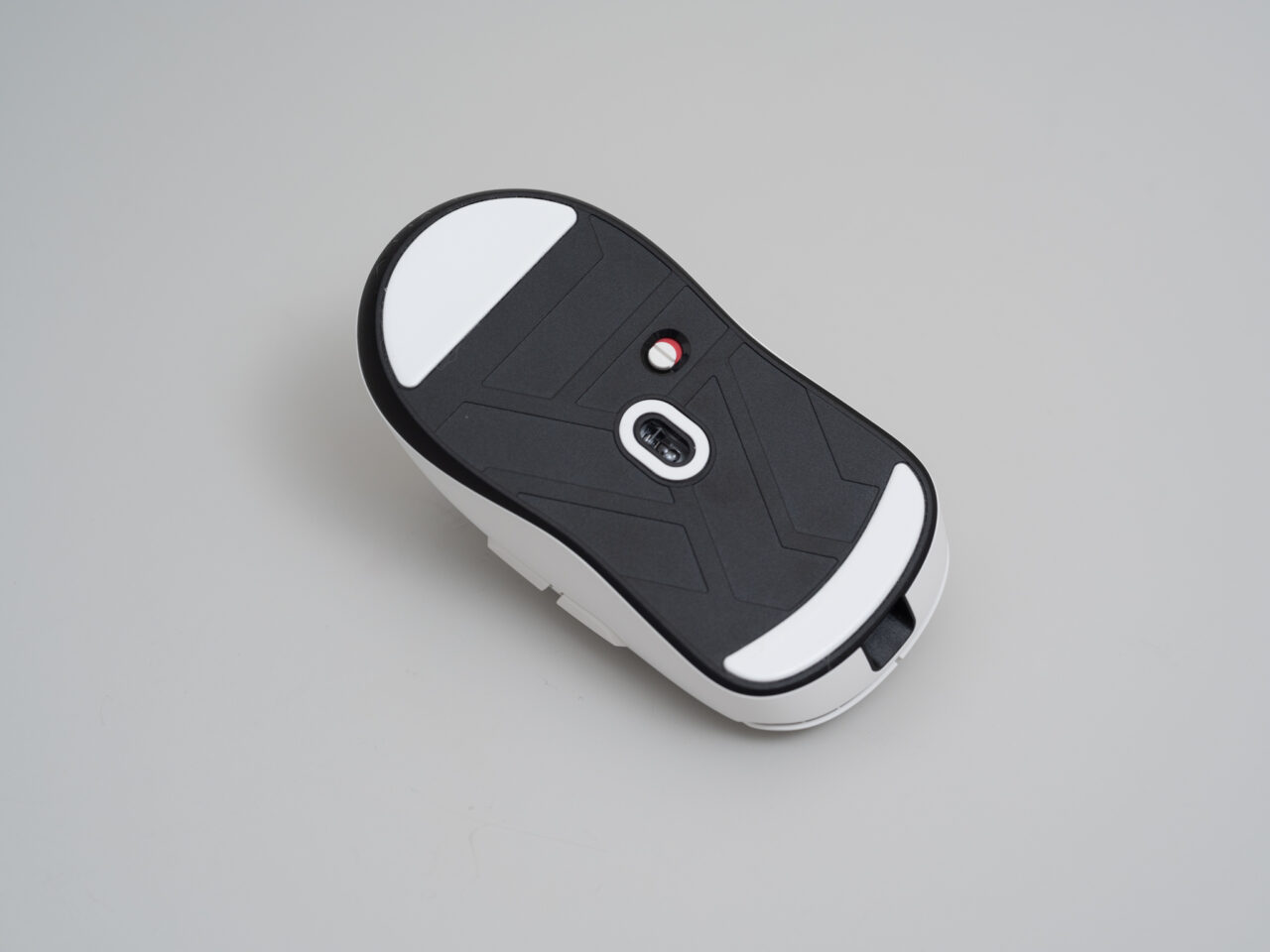 AIM1 時雨レビュー：約47gと軽量ながら高耐久、オールホワイト