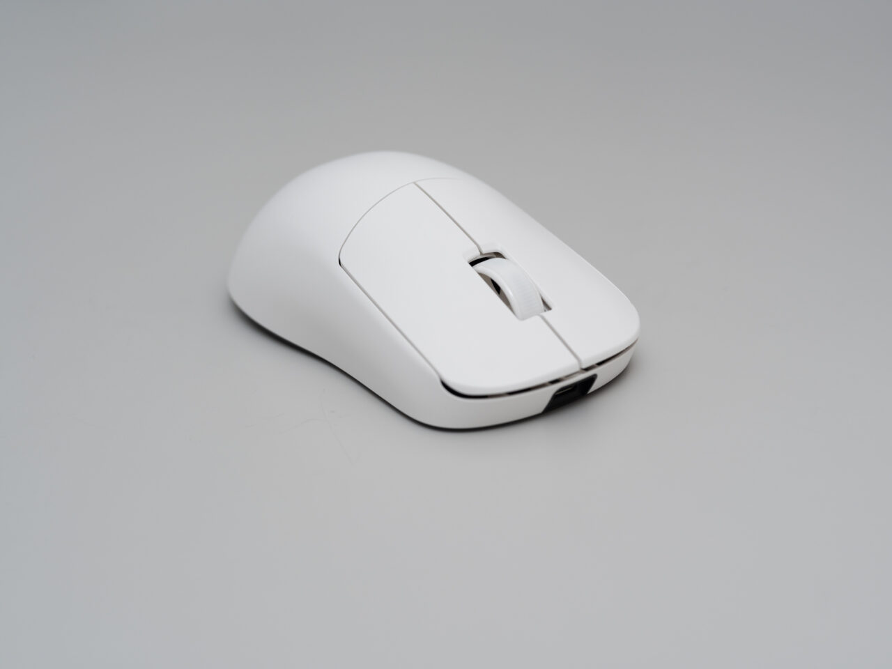 AIM1 時雨レビュー：約47gと軽量ながら高耐久、オールホワイト