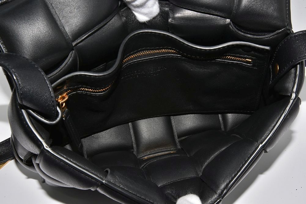 駅南やまご質店オンラインショップ / ボッテガヴェネタ パデッド