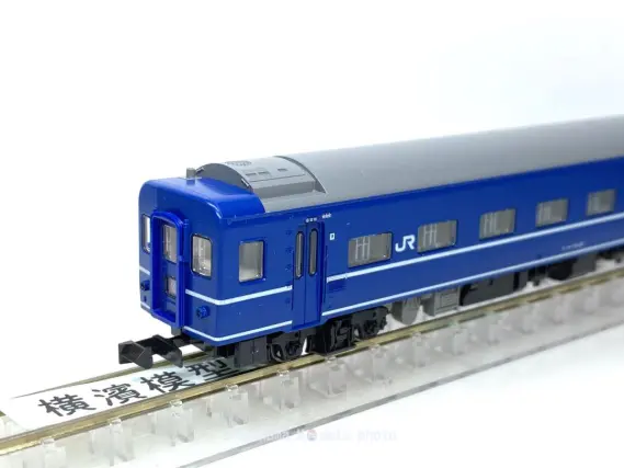 14系 寝台特急「さくら・はやぶさ/富士」が入線です。KATO 10-1800