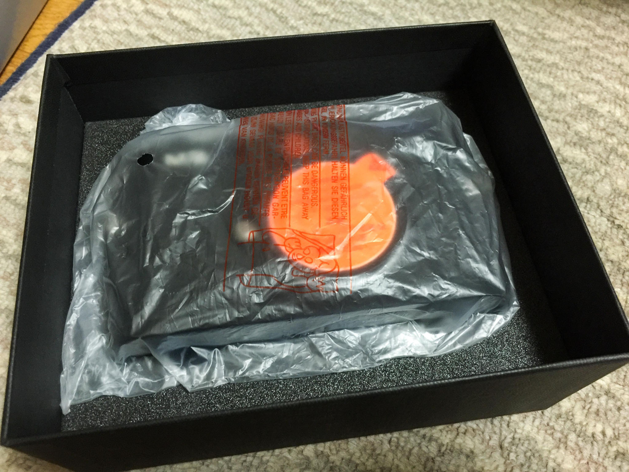 Leica M9 Black Paint 10704 開封の儀 - 晴れ時々ジャズ、雨のちカメラ