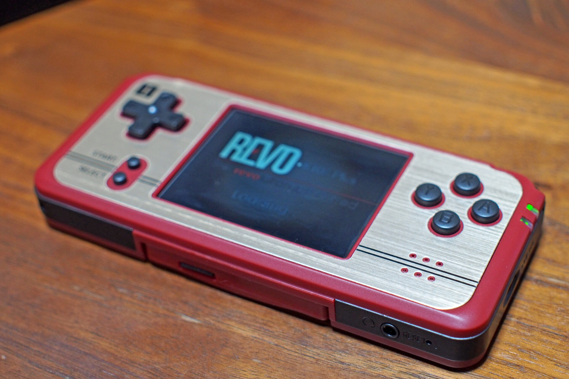 レビュー】ゲームボーイアドバンスクローンとしての完成度は高いが良く