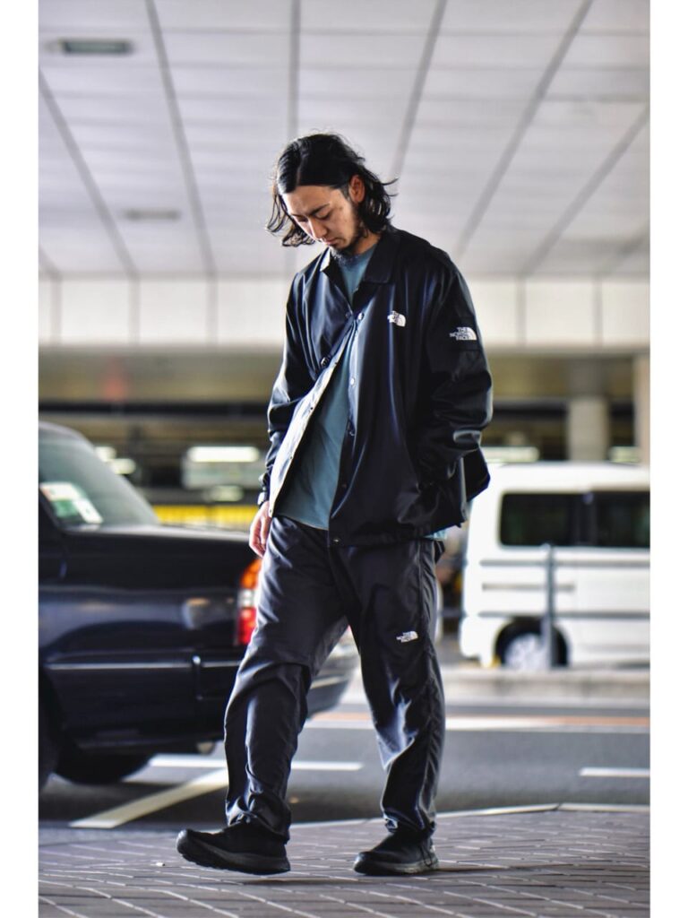 ノースフェイス「ザコーチジャケット」のコーデやサイズ感を徹底