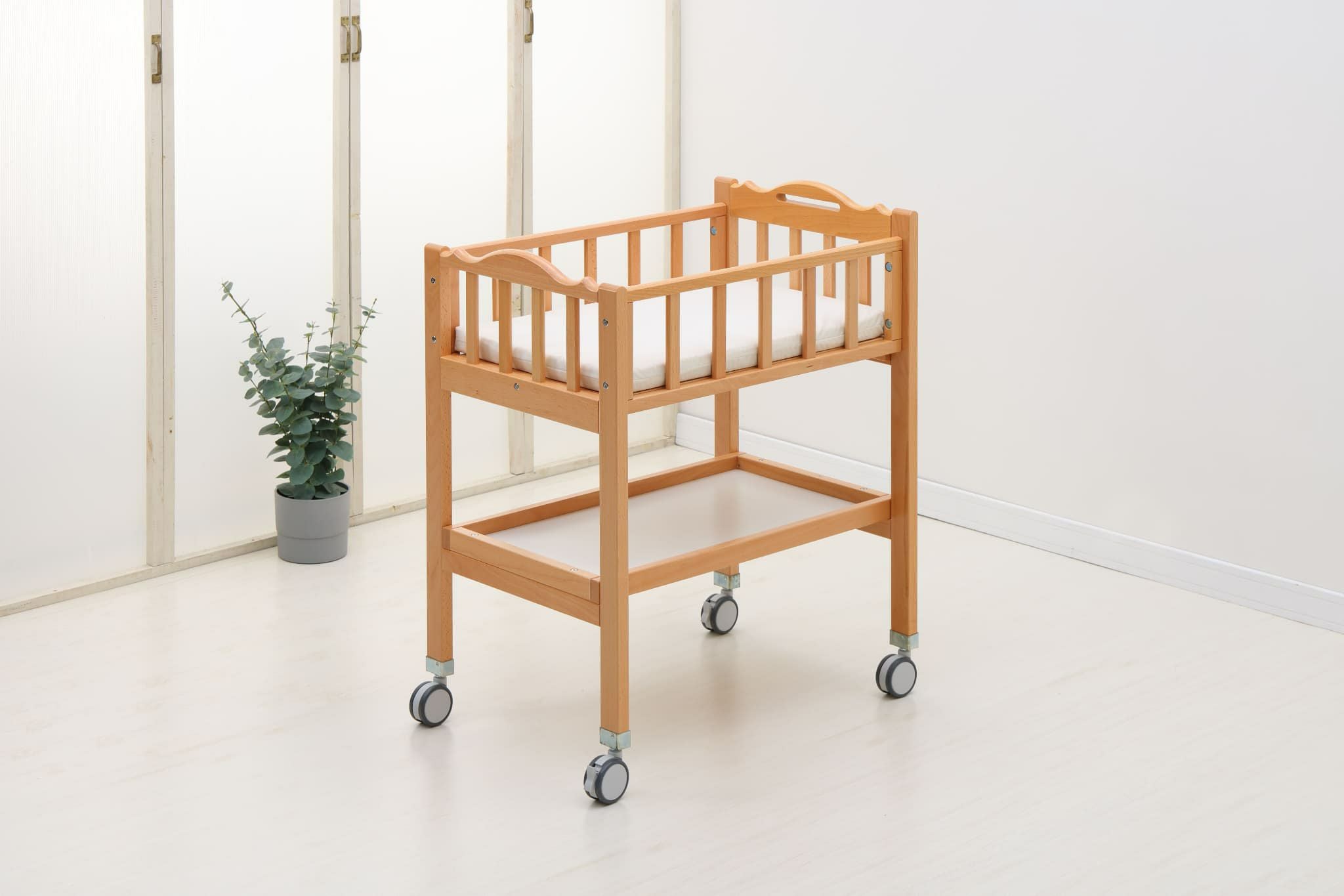 木製新生児ベッド Aタイプ・マット付 | 国産ベビーベッド製造メーカー