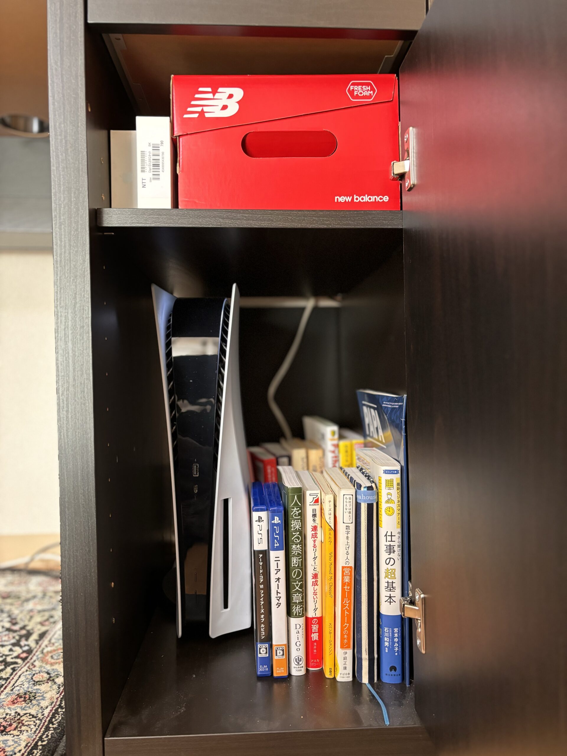 ikeaの学習机『ミッケ』を大人のデスクとして使えるようにアレンジして