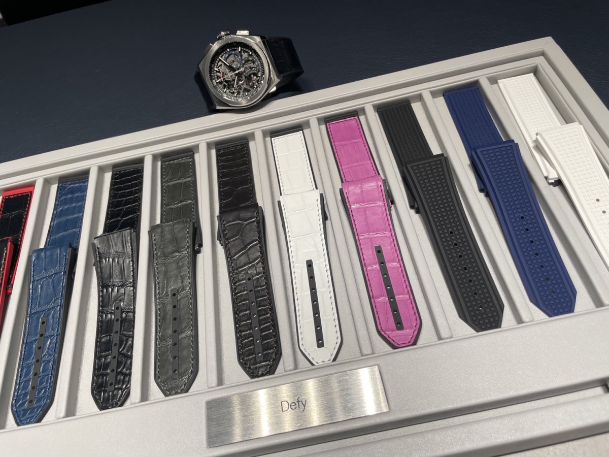 ゼニス デファイのバリエーション豊富なストラップのご紹介です